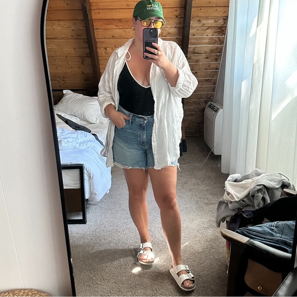 Madewell Relaxed Mid-Length Denim Shorts - Picture 5 of 9